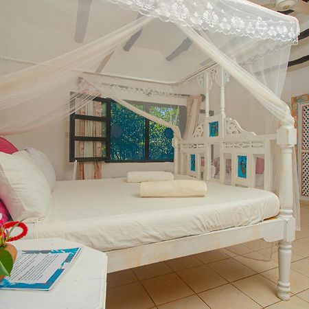 Sunny Garden Rooms Watamu Exterior photo