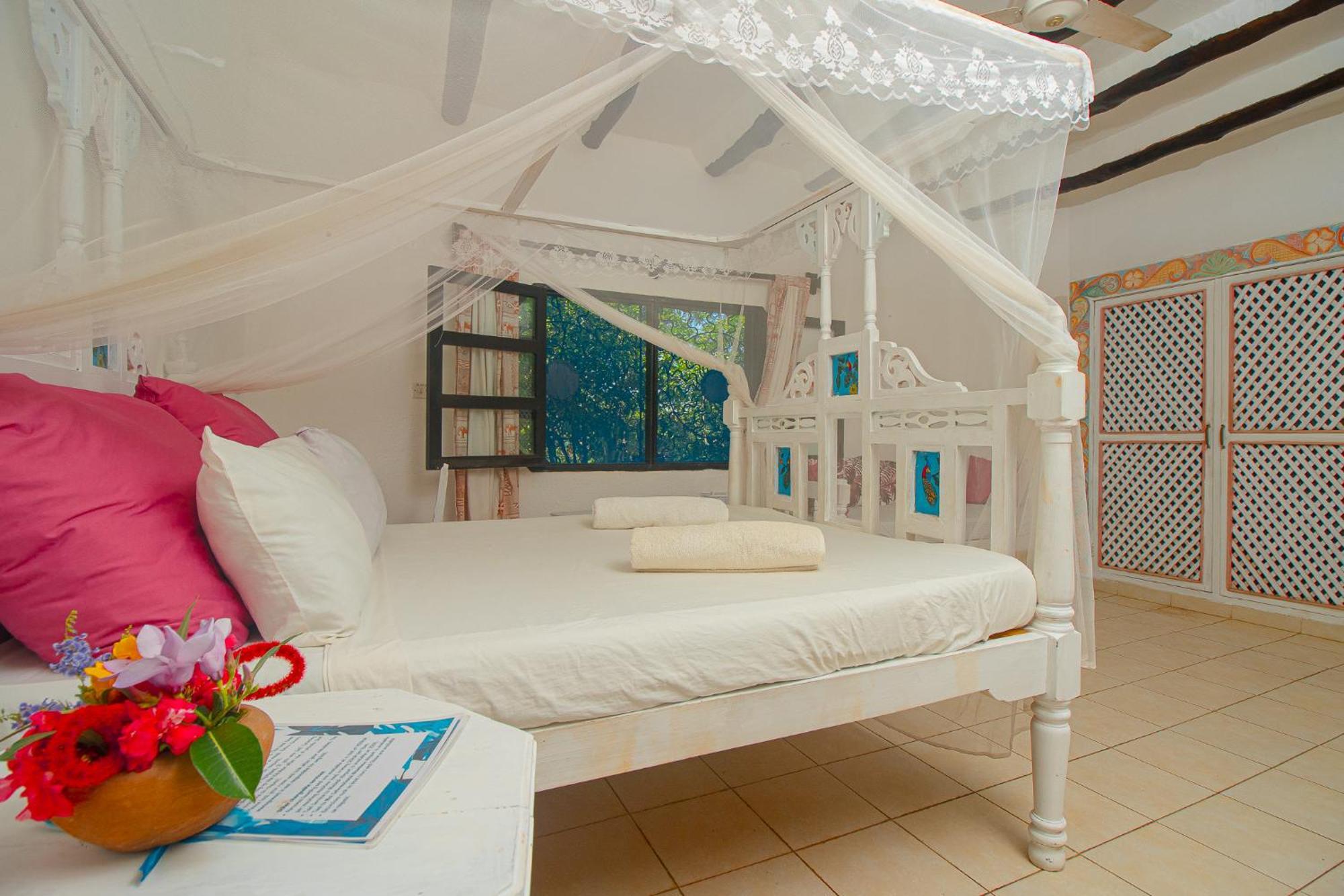 Sunny Garden Rooms Watamu Exterior photo